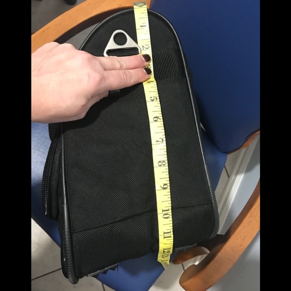 London Fog men’s locked hanging travel bag - Picture 14 of 16